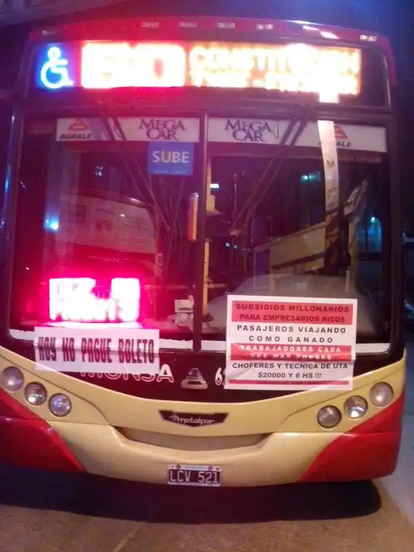 Medida de fuerza de choferes de la línea 60: No cobran boleto por tiempo indeterminado