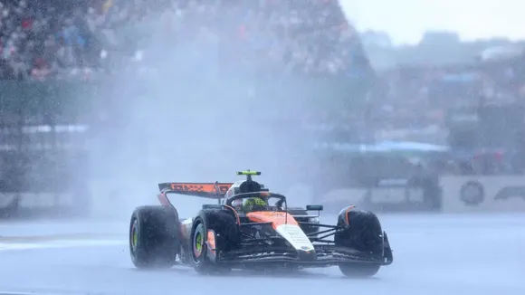 En una carrera caótica, Lando Norris se quedó con la victoria y Colapinto abandonó