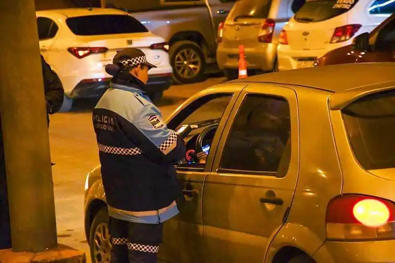 La Policía labró 221 actas de infracción y sacó 
de circulación a 63 conductores alcoholizados