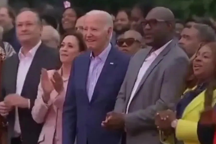Joe Biden se quedó "congelado" durante un acto en la Casa Blanca