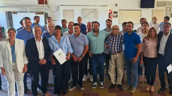 Aportes económicos para una comuna, dos juntas y cooperativa