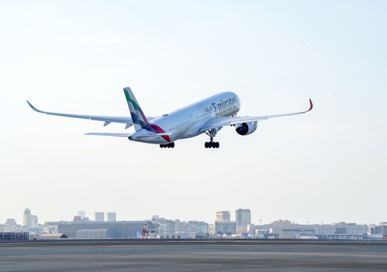 Emirates estrenó el A350 en su ruta a Edimburgo