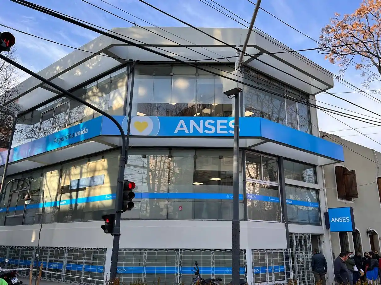 San Fernando: Raverta y Andreotti en la remodelación de la Unidad de Atención Integral de ANSES