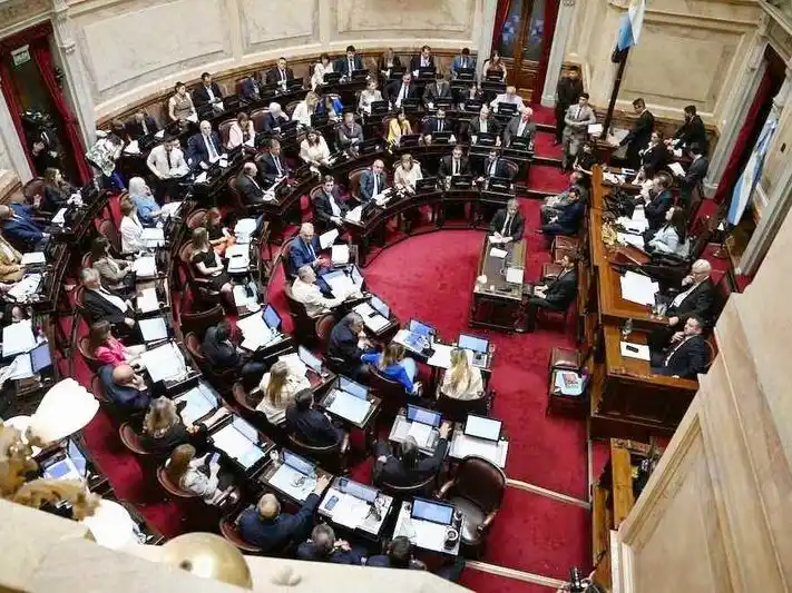 El oficialismo acelera para sesionar antes 
del 13 de febrero bajo la sombra de Caputo