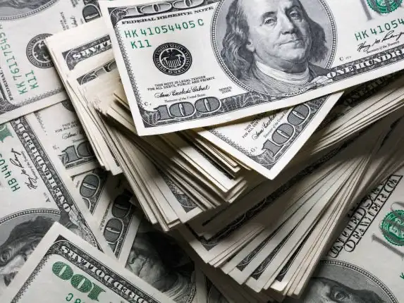 El dólar se mantiene estable.