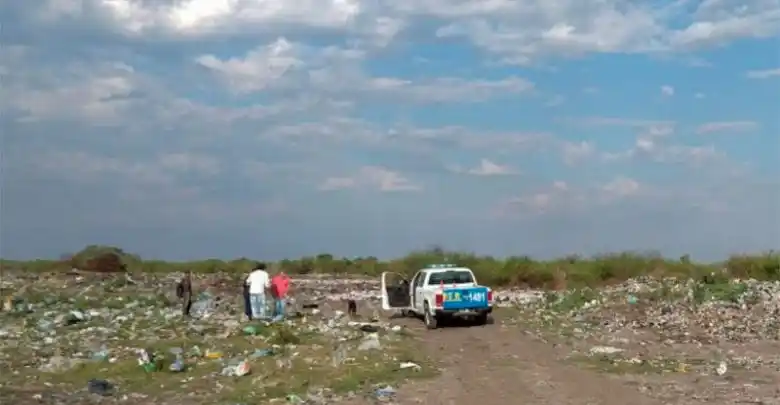 Macabro hallazgo: Encontraron un bebé sin vida dentro de una bolsa en un basural