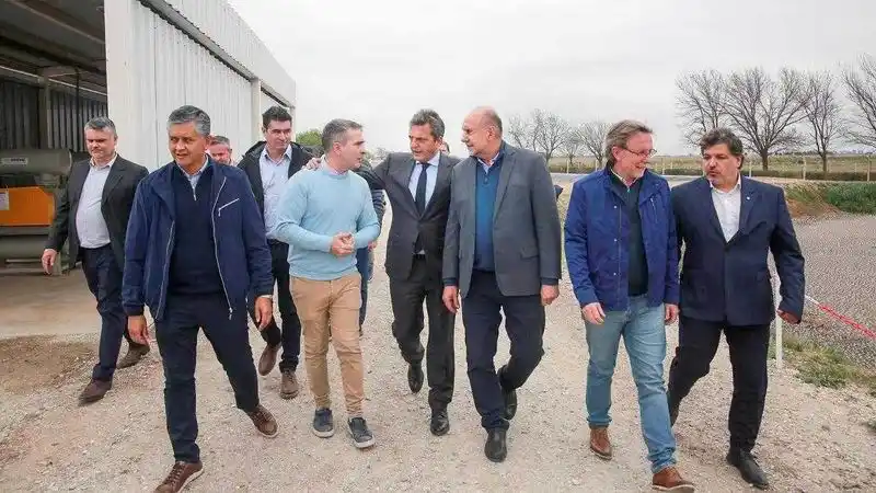 Gobernadores ratificaron el apoyo a 
Massa: “Tiene capacidad y conocimiento”