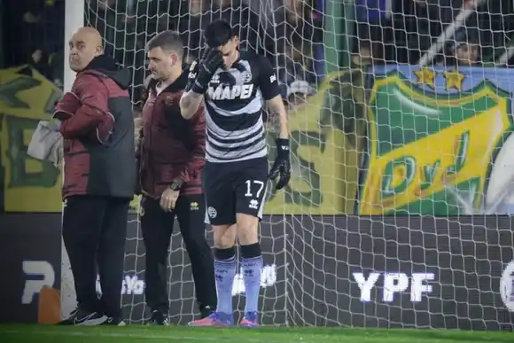 Piedras y goles en Defensa- Lanús