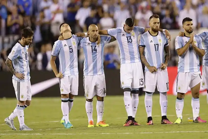 Tras la renuncia de Messi, otros jugadores analizan dejar la selección