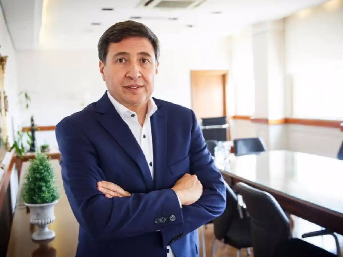 El ministro Arroyo se aisló por riesgo de contagio