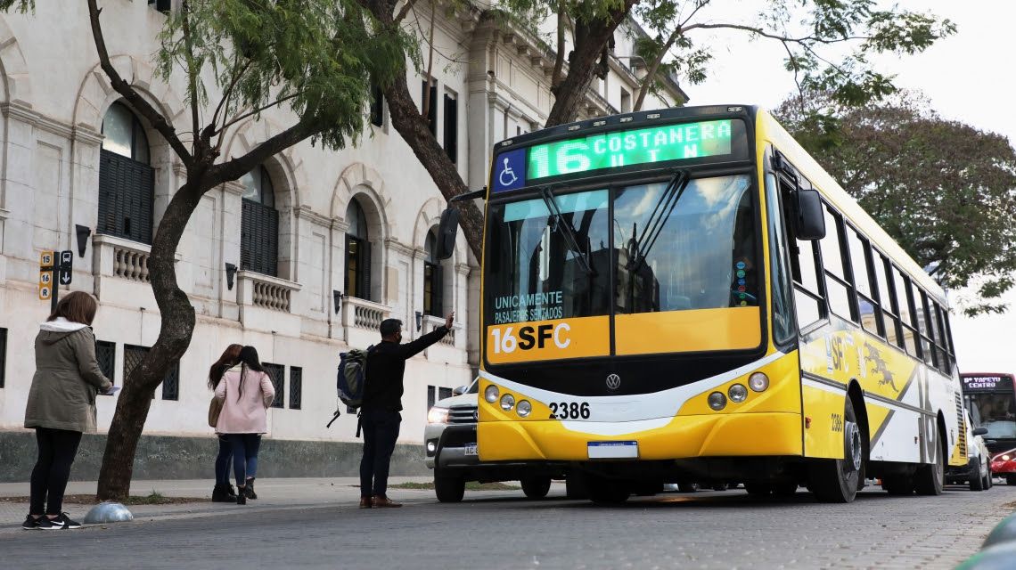 La provincia adelantó el pago de subsidios al transporte