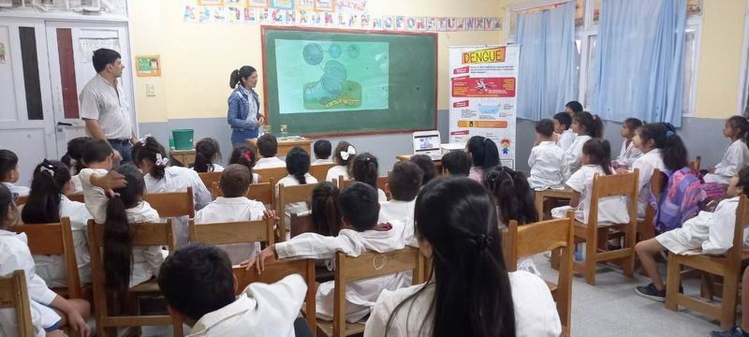 Efectores de salud refuerzan en las escuelas 
las enseñanzas para prevenir el dengue