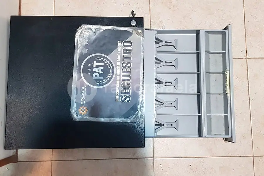 Robaron la caja registradora de un kiosco de barrio 2 de Abril y la descartaron en un contenedor