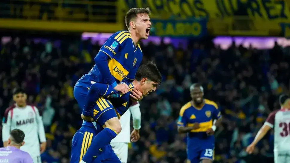 Boca se lo ganó a Lanús en el tiro del final en su vuelta a La Bombonera