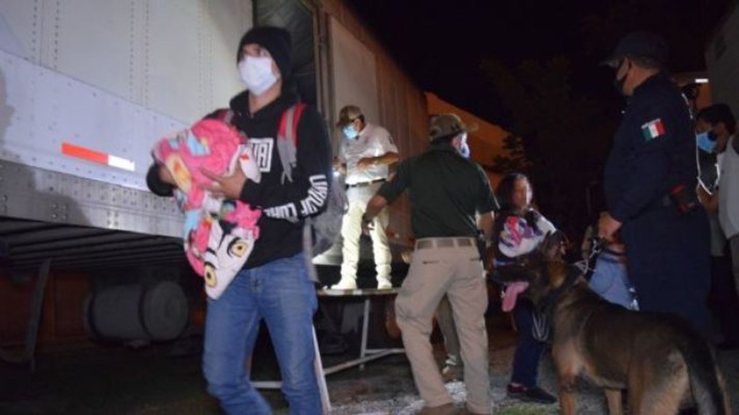 VIAJABAN EN CONTENEDORES: autoridades de México detectan a 652 migrantes centroamericanos en Tamaulipas