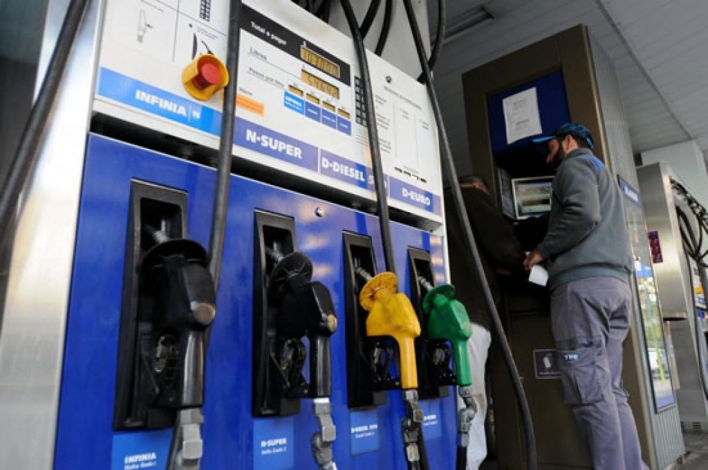 Por el aumento del petróleo se viene otra suba de la nafta que impactará en los surtidores la próxima semana