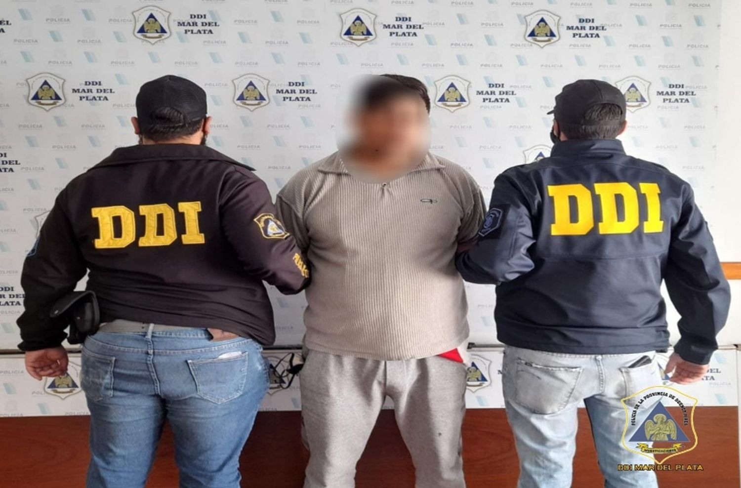 Detienen a un hombre que violó y abusó de sus dos hijastras