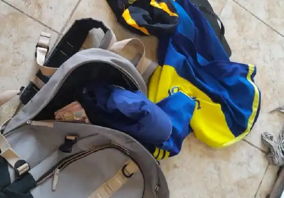 La buscaban por el robo de una garrafa, pero la agarraron con dos mochilas repletas de cosas