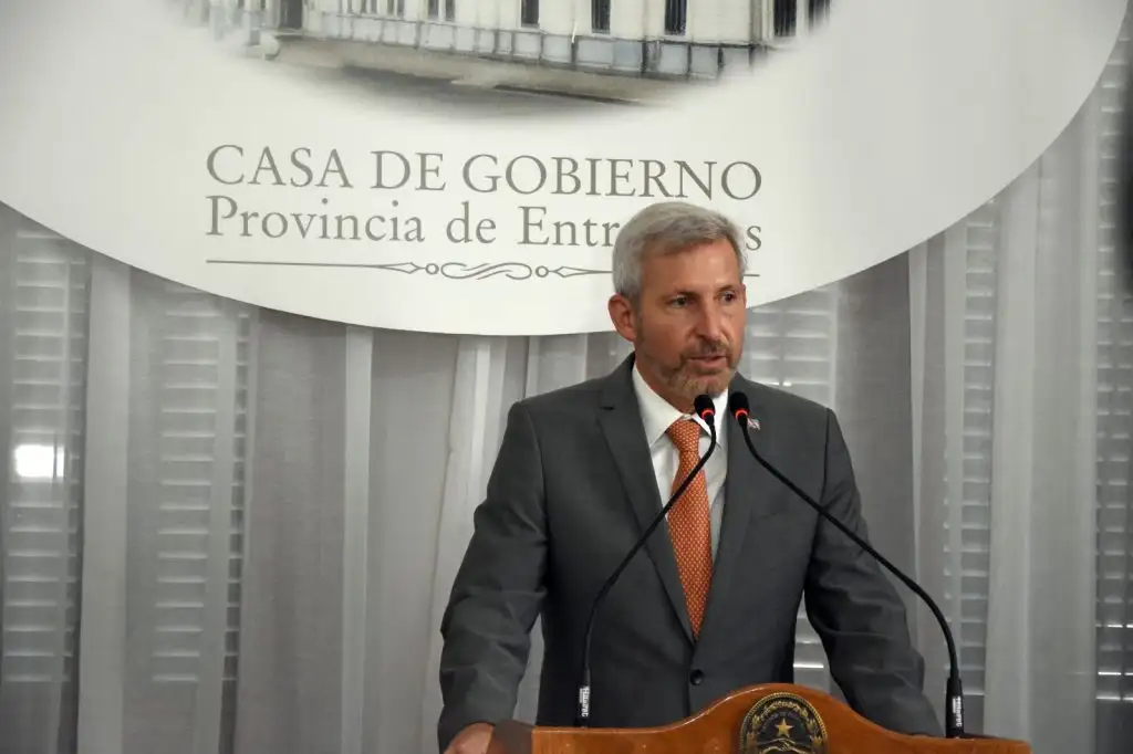 Frigerio busca prohibir por ley designaciones en el último año de gestión