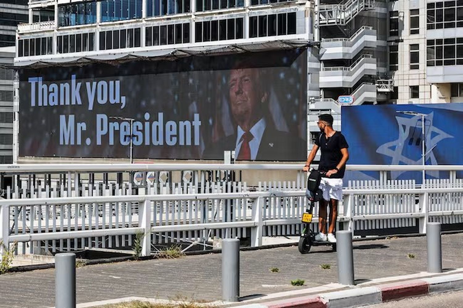 La decisión de Irán llegó tras la entrada en vigor de un alto el fuego propuesto por Donald Trump.
