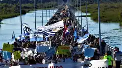 Gualeguaychú marcha contra las pasteras