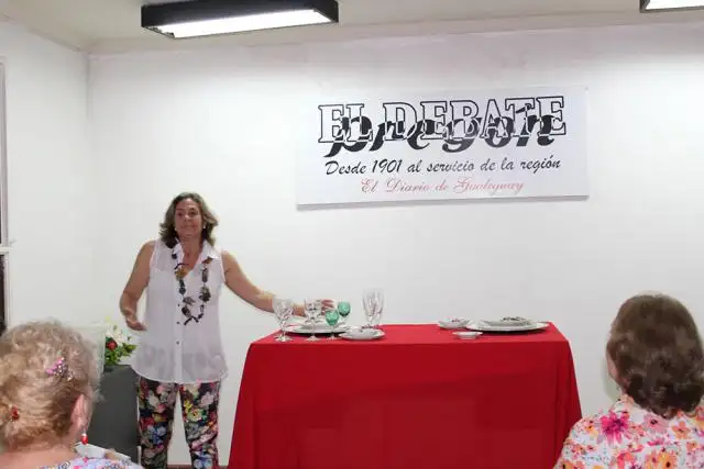 Exitosa charla demostración “A la mesa… Con el amor de Mamá”