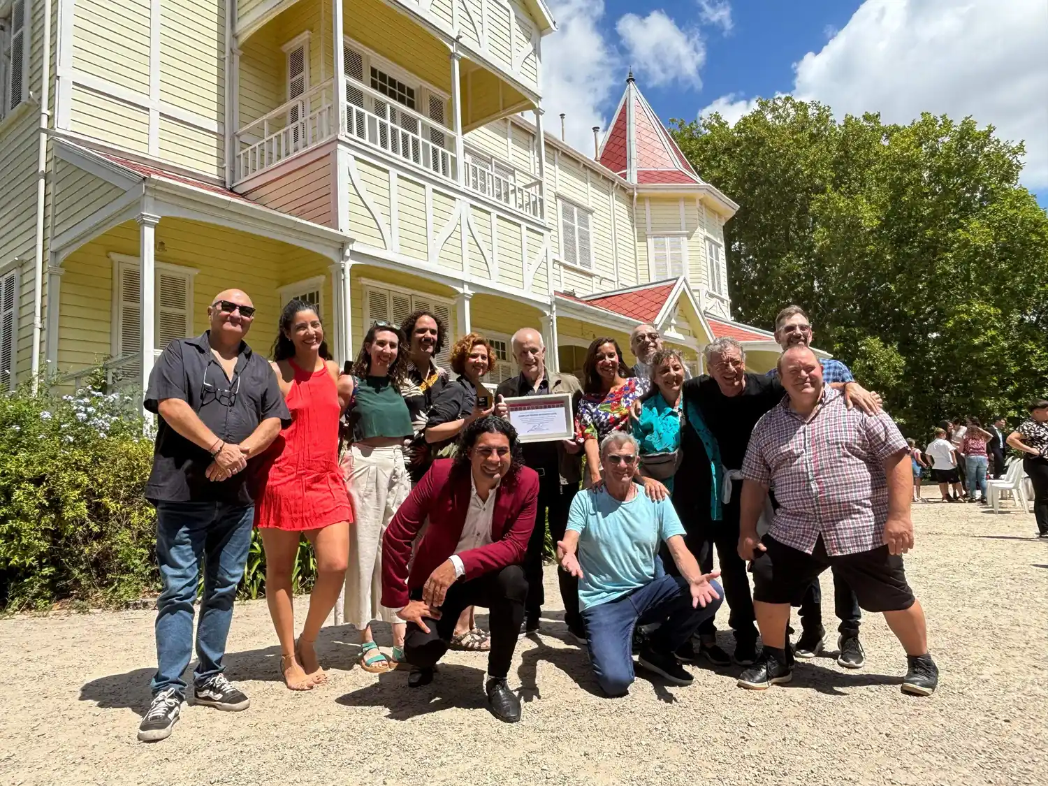 En el evento, se distinguió al elenco de Cyrano.