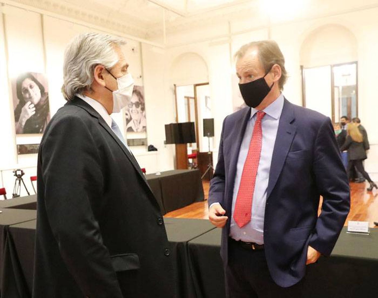 Bordet y Alberto Fernández  firmaron un acuerdo para  construir viviendas y generar empleo 