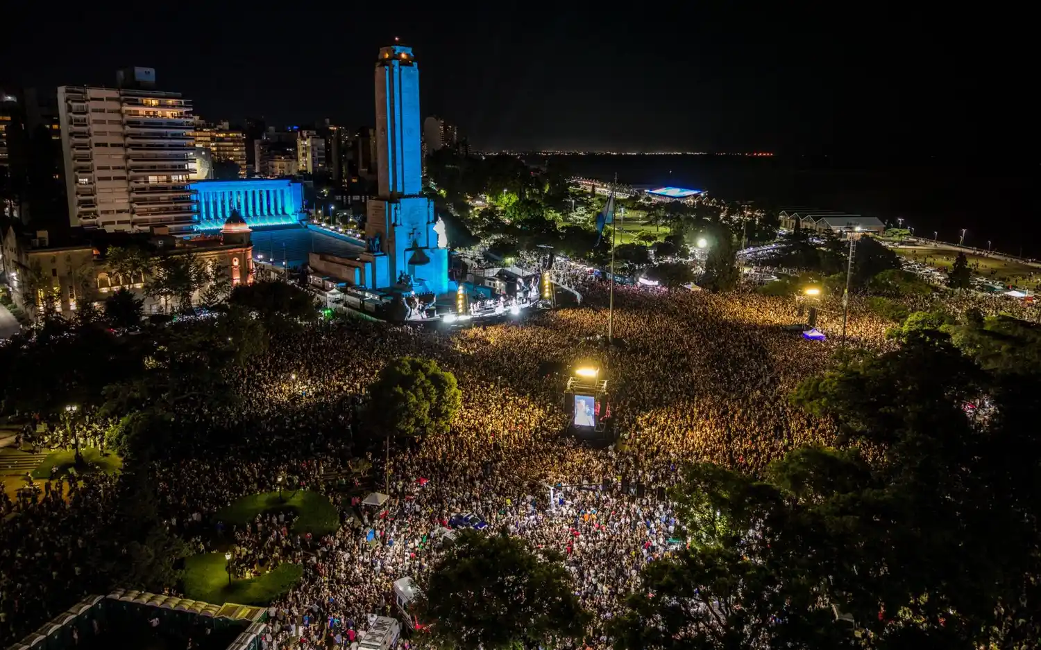 El megarecital de Fito Páez en Rosario “marca un camino hacia adelante para la ciudad”, destacó Puccini