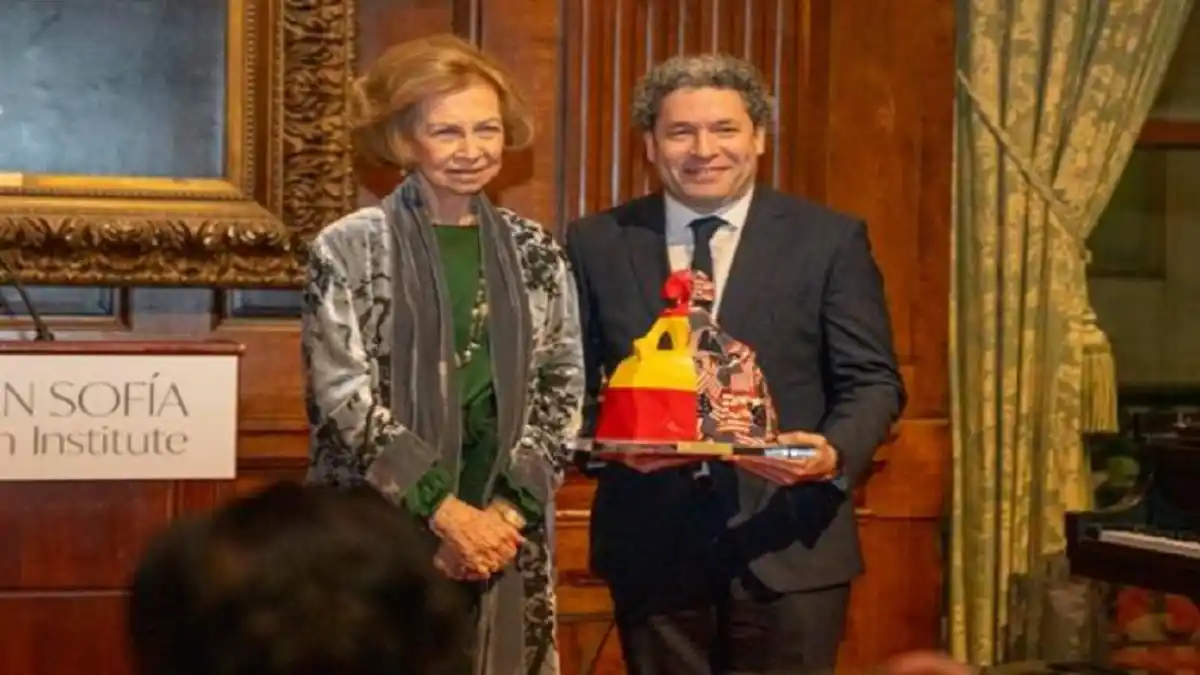 Gustavo DUDAMEL recibe el premio REINA SOFÍA y lo dedica «al pueblo de España, por su fortaleza»