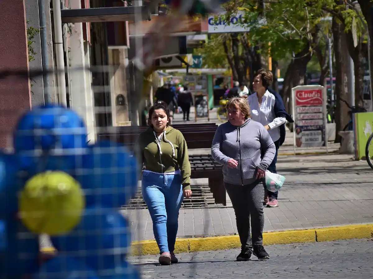 El lunes no abrirán los negocios por el Día del Empleado de Comercio