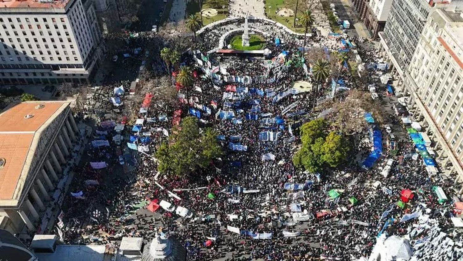 San Cayetano: con la CGT en un segundo plano, organizaciones sociales y sindicales se mostraron unidas frente al Gobierno