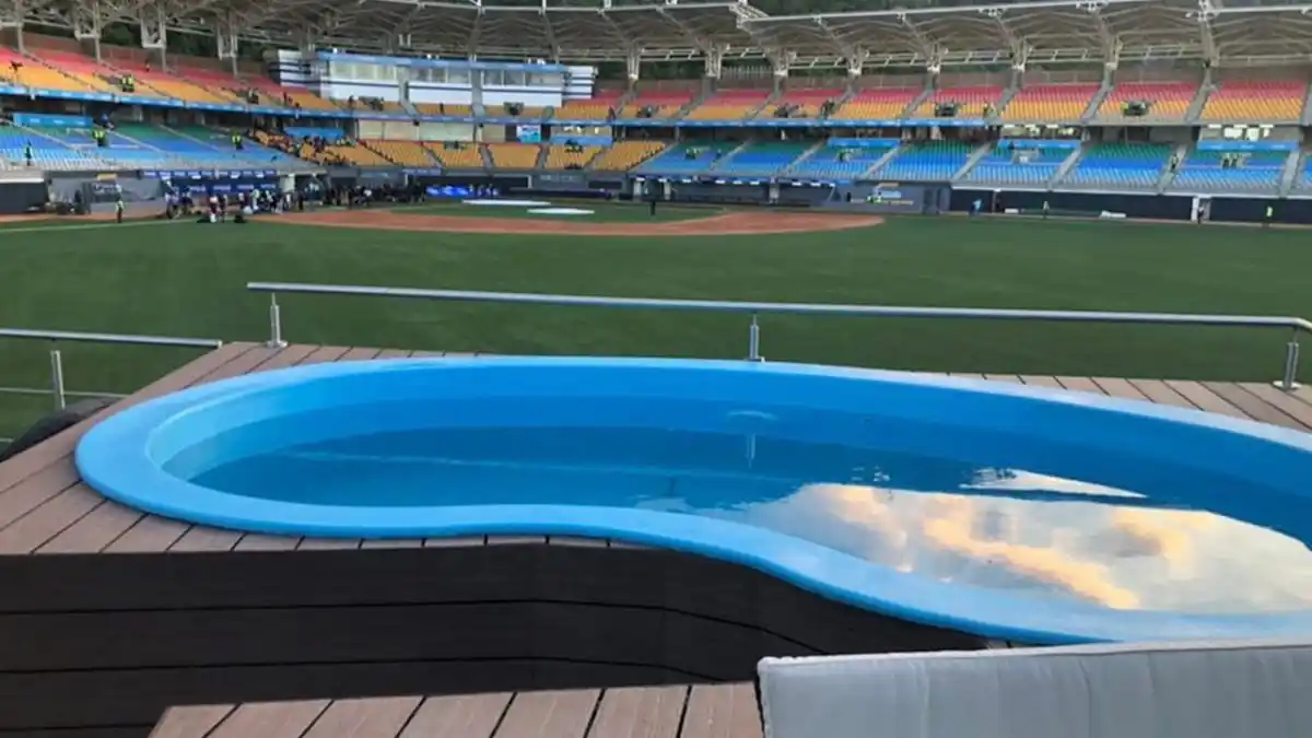 ¿JACUZZI PARA TODOS? Esto cuesta en el Forum de La Guaira y lo que incluye (Videos)
