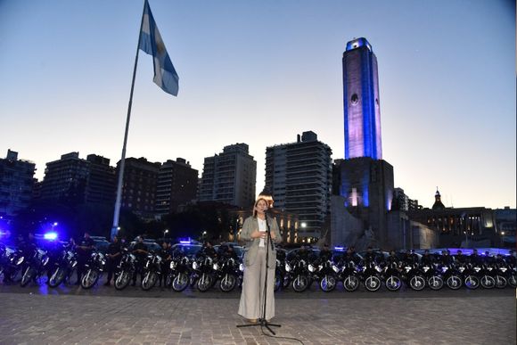 El Gobierno provincial entregó casi 200 vehículos policiales en Rosario