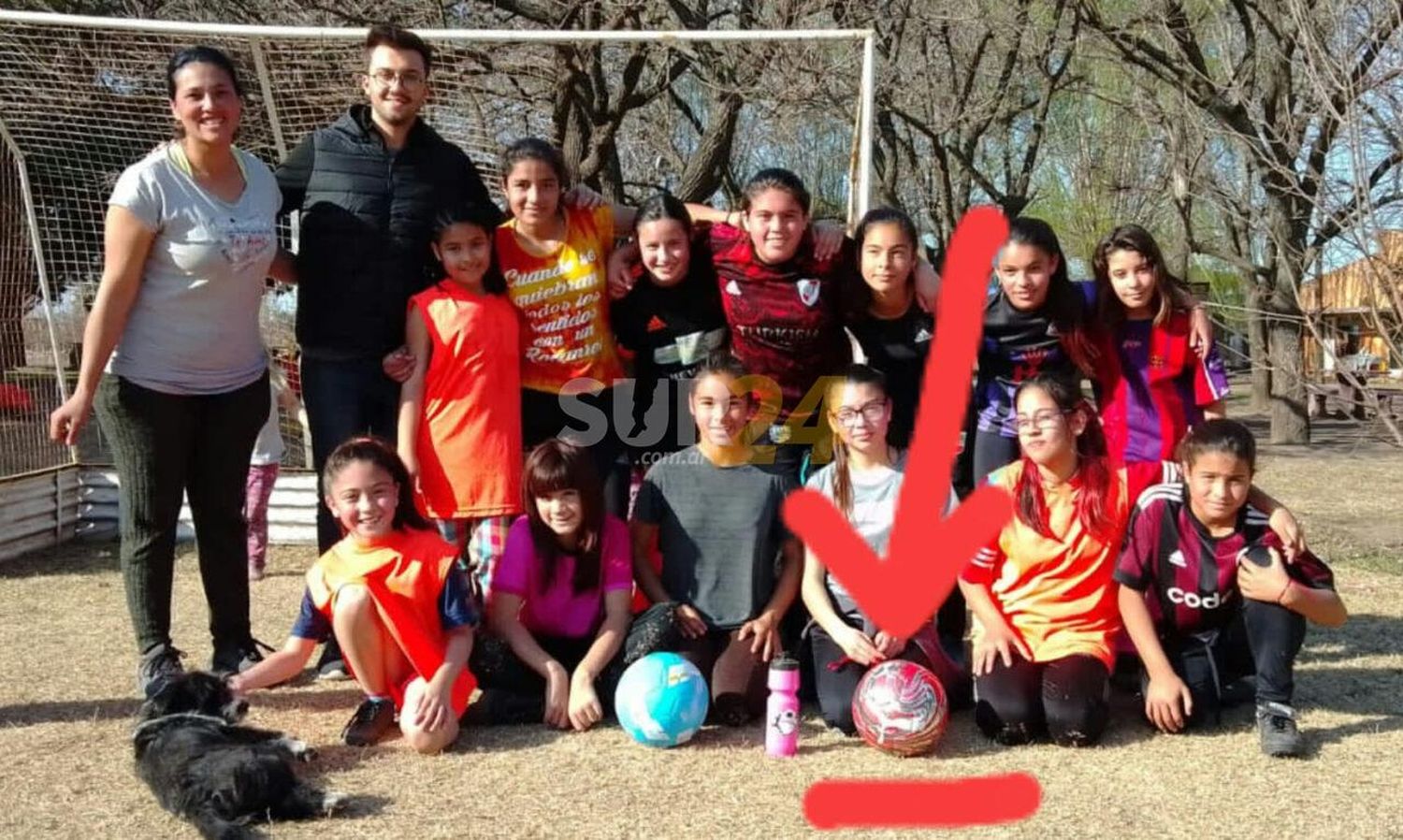 Les robaron la pelota durante un encuentro de fútbol infantil