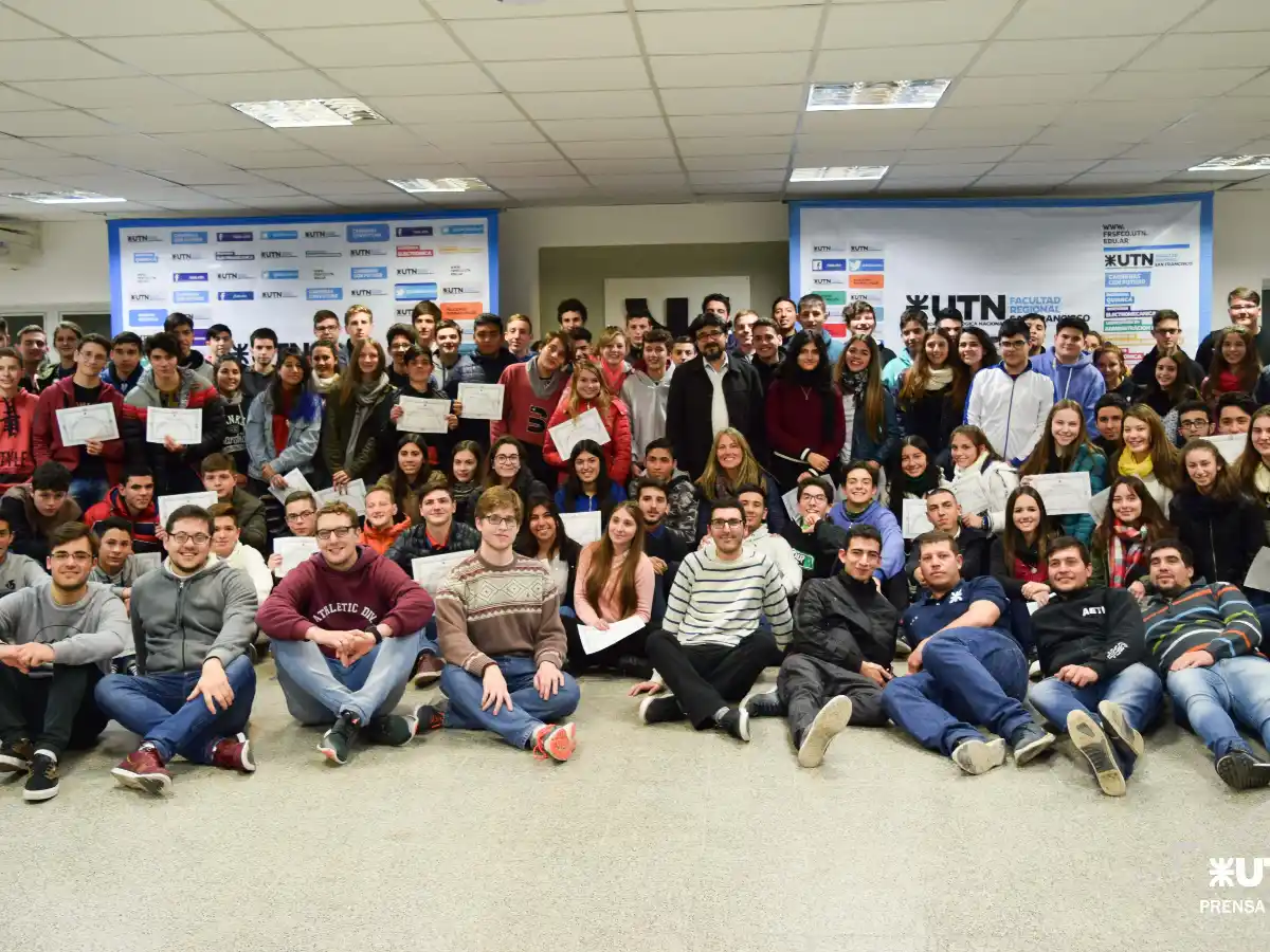 150 alumnos secundarios se interiorizaron sobre las carreras de grado de UTN