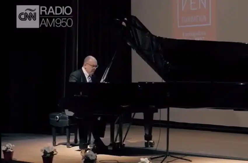 Personas hipoacúsicas disfrutaron de un concierto de música clásica gracias a un sistema especial