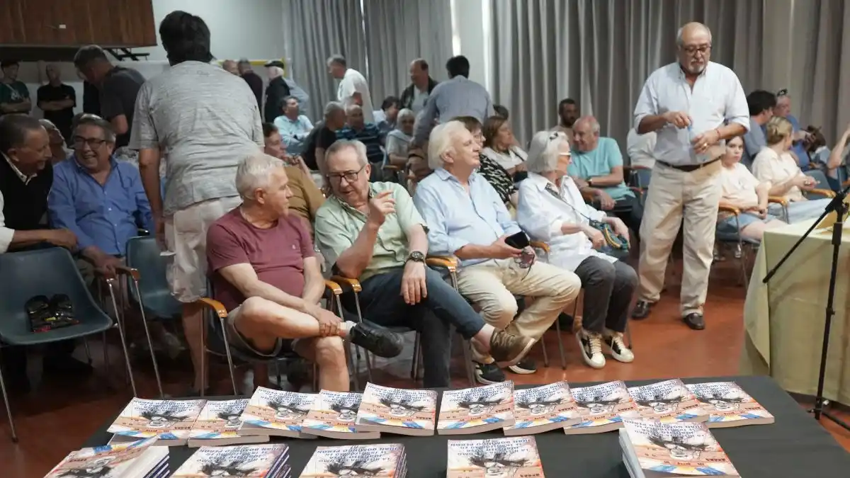 Héctor Ismael Llarías en el Centro Cultural