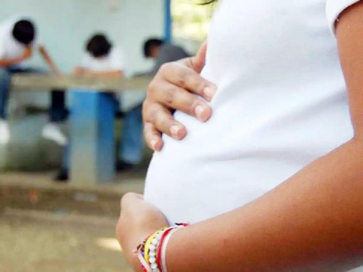 Abusaron de su hija de 11 años y su madre pide que aborte
