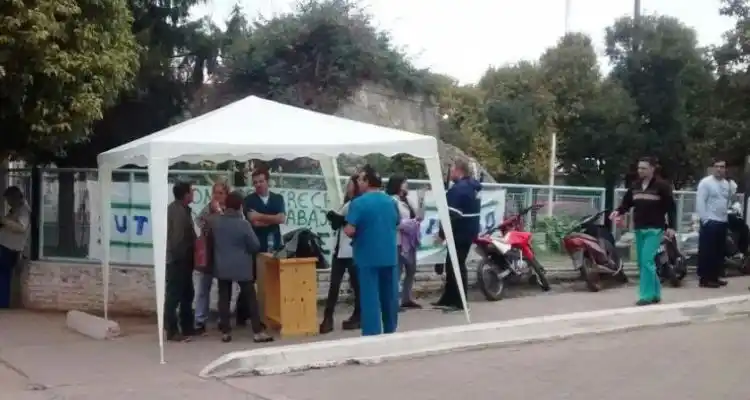 Sindicato Único dio intervención a la Federación para apelar la decisión de suspender a los médicos Alarcón y Leo