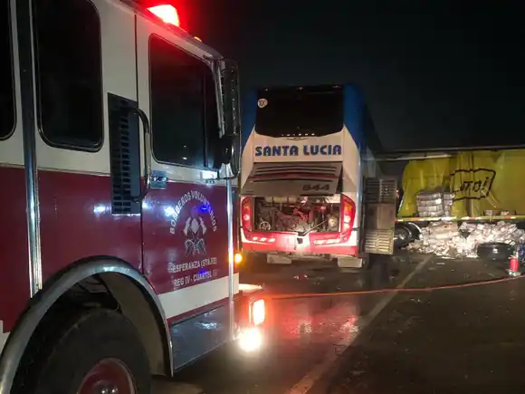 Los Bomberos de Esperanza colaboraron en el grave accidente sobre Ruta Nacional 11