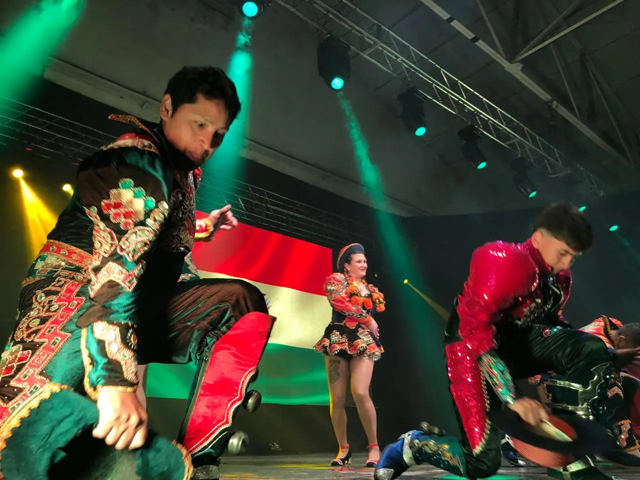 Los cuerpos de baile se lucieron sobre el escenario del Centro Cultural, que estuvo repleto durante las dos jornadas.