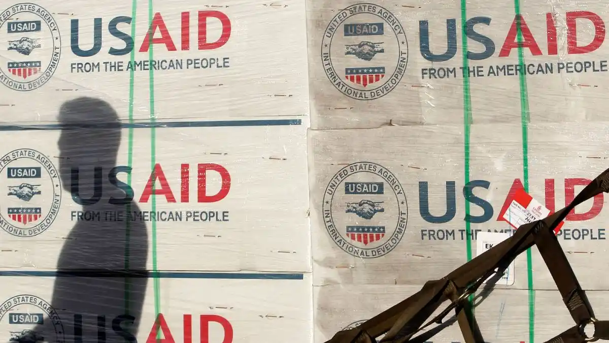 ¡OTRO REBOTE! Justicia de EE.UU. suspende congelación de asistencia federal ordenada por Trump