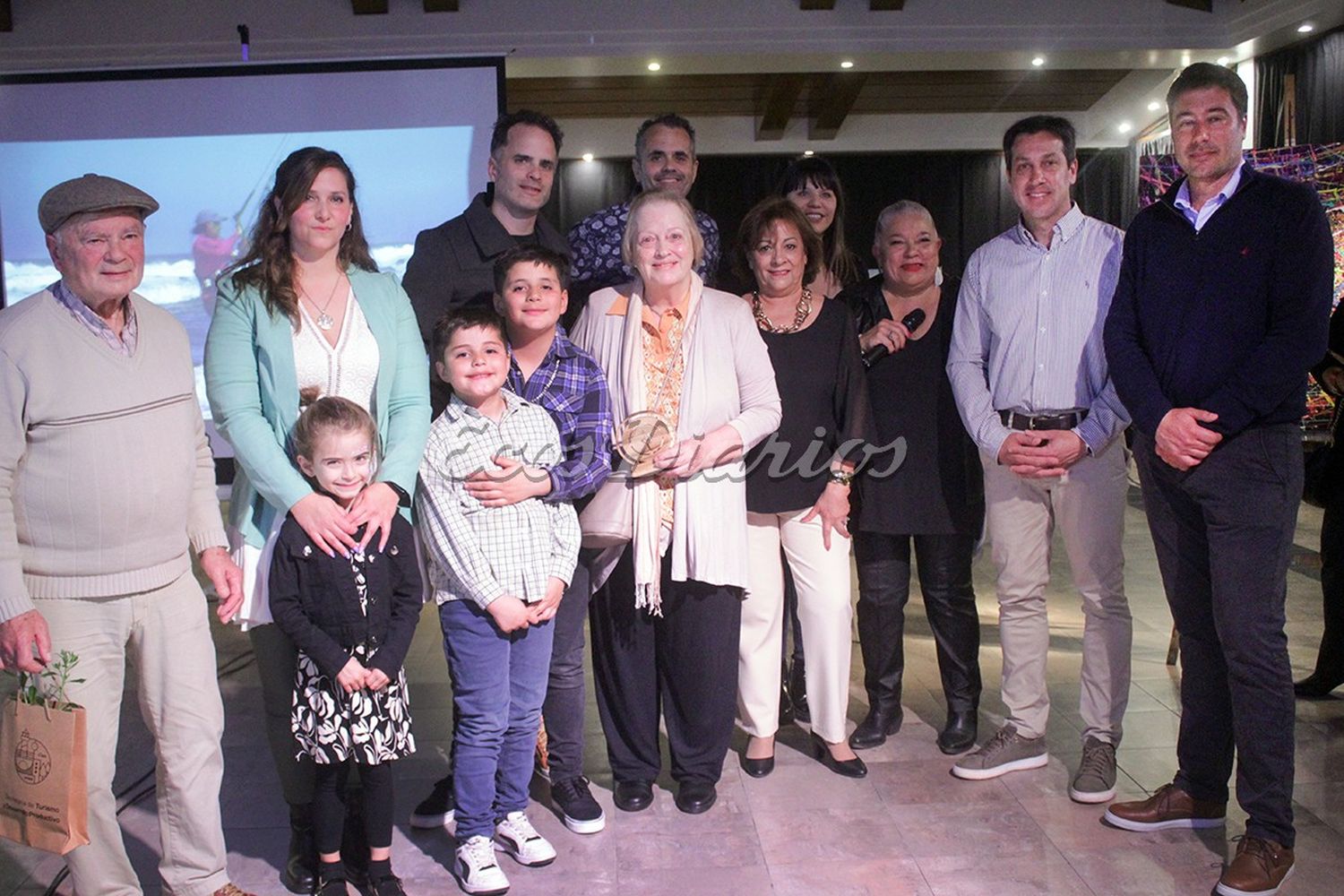 Reconocimiento. A la familia Grossi, que asistieron las tres generaciones