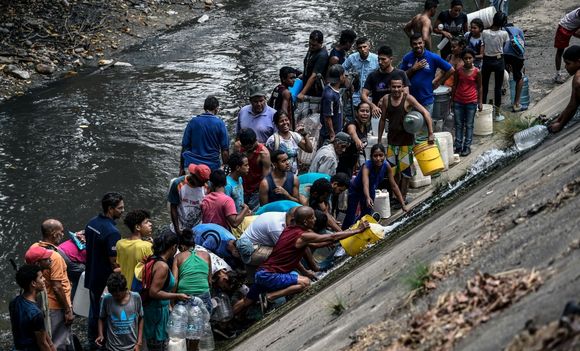 “MARRÓN TURBIO”: Más del 60% de Caracas no recibe agua y cuando llega está sin potabilizar