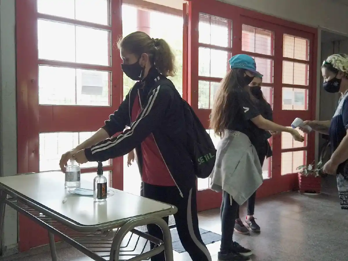 Uepc advirtió que la vuelta a la aulas no debe significar una  sobrecarga en la tarea docente   