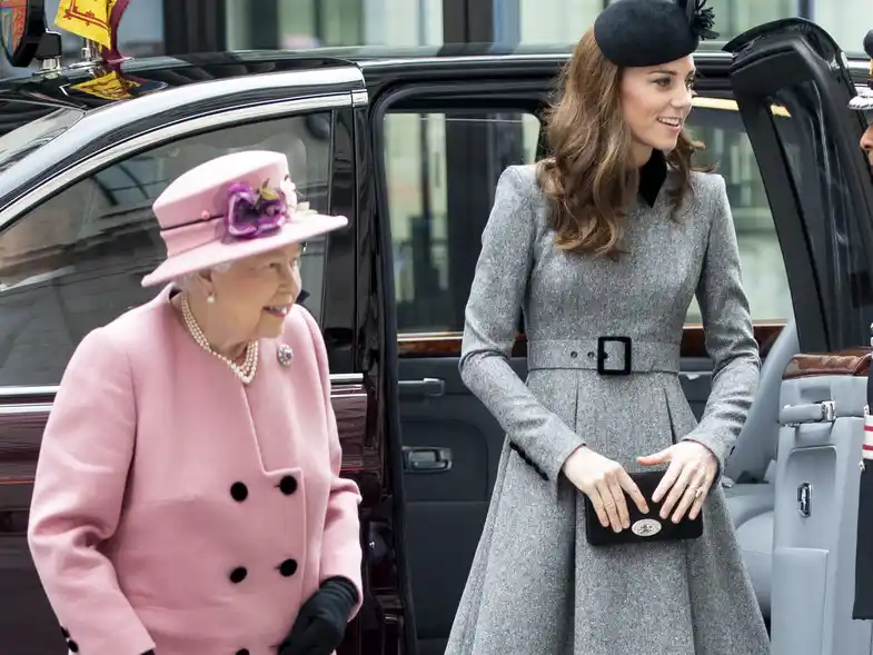 Isabel II concede a Kate Middleton el máximo galardón real