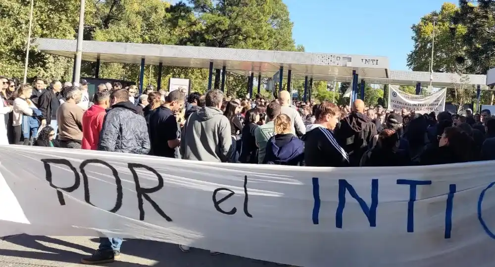 INTI: subgerentes, directores y jefes de Departamento rechazan los despidos masivos