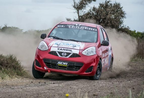 Azul se viste de fiesta para la vigésima edición del Rally