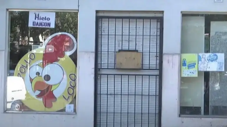 Clausuraron una pollería sin habilitación: Se advertían olores putrefactos